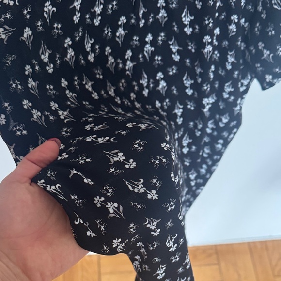 Ann Taylor Black and White Floral Blouse - Picture 4 of 4